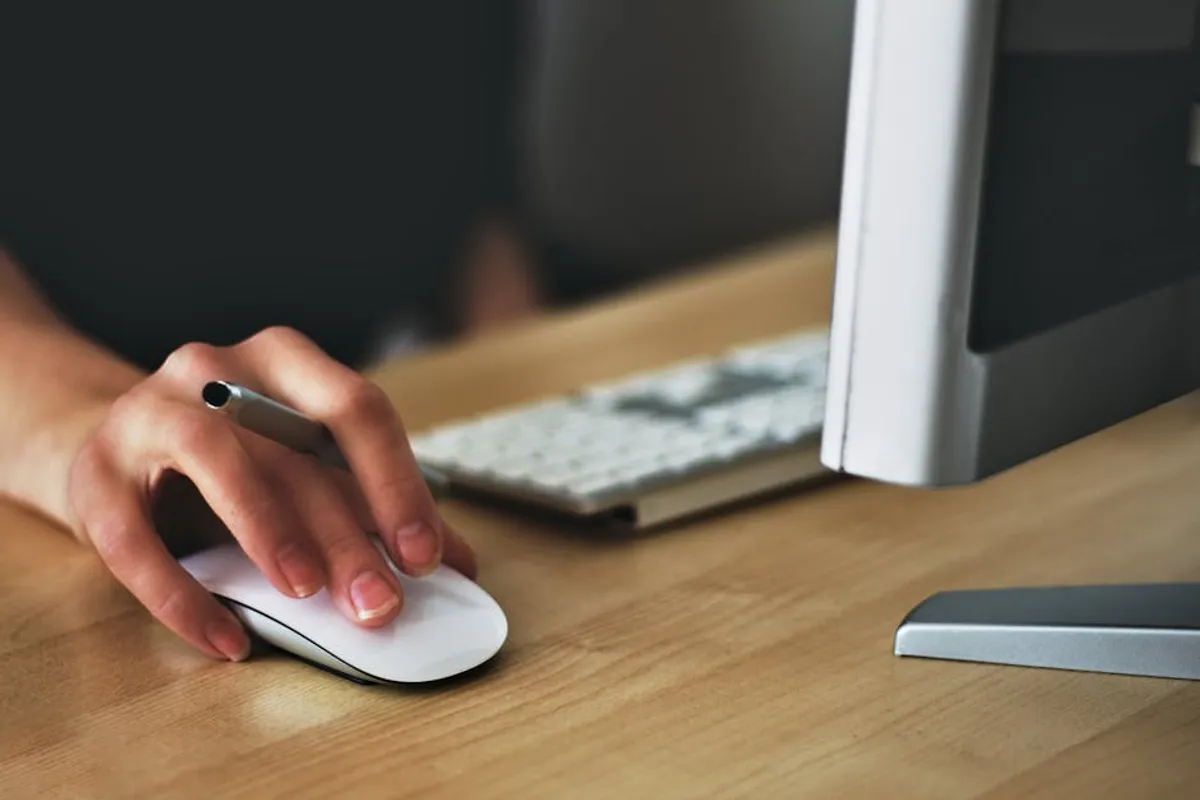 What factsreader.com Shows About How People Discover Niche Sites Online: The Inoantiqpressa Angle